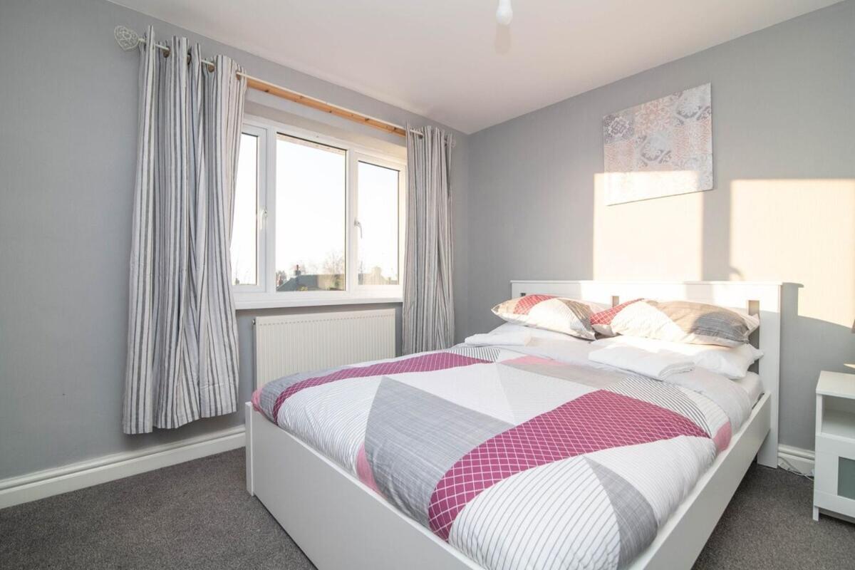 Spacious Two Bed House With Parking And Garden Dudley Exteriör bild